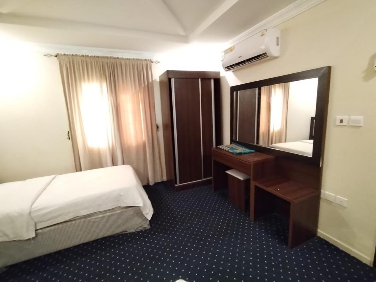 فندق الفرسان المتحدة فرع الفيصلية Aparthotel Τζέντα Εξωτερικό φωτογραφία